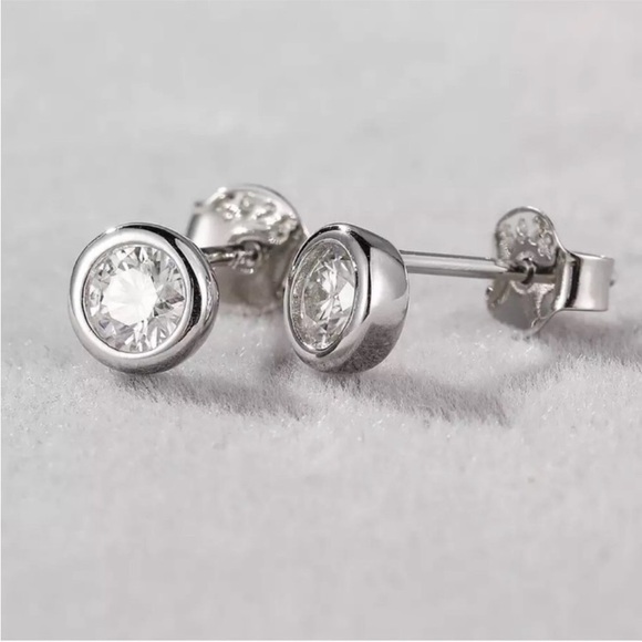 Certified .6ct t.w. Moissanite Bezel Silver Stud Earrings NEW - Picture 5 of 12